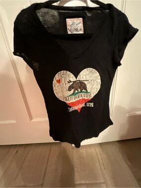 Reflex Black Short-Sleeve Tee with California Heart Graphic